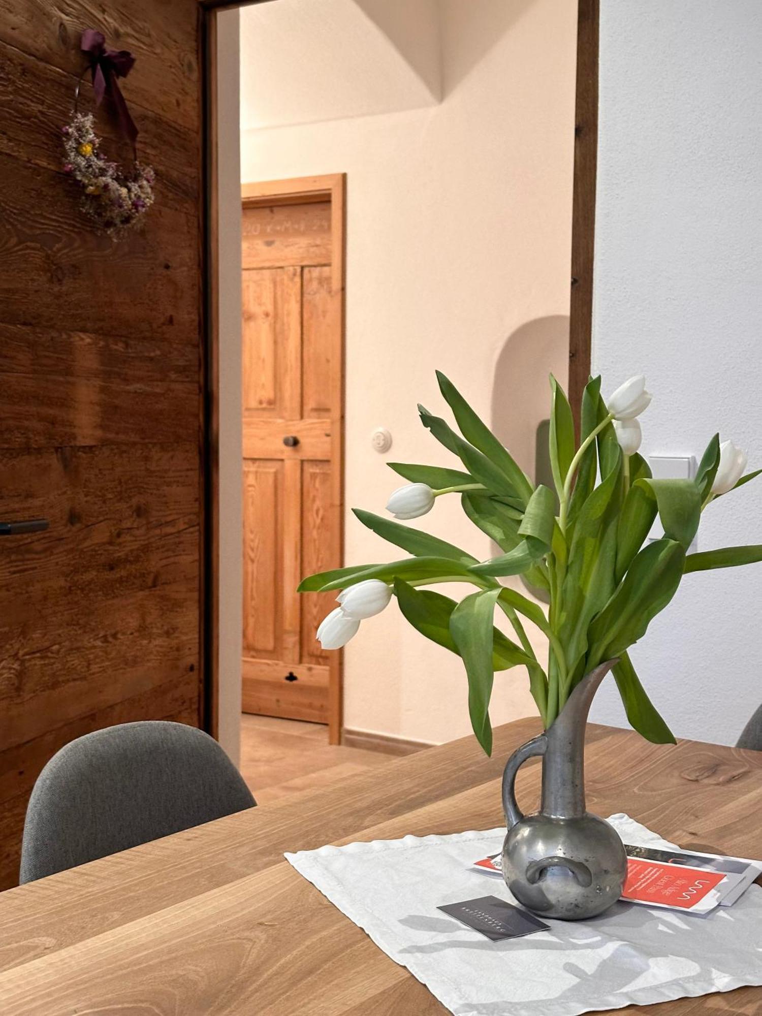 Breitenberg Apartment *
