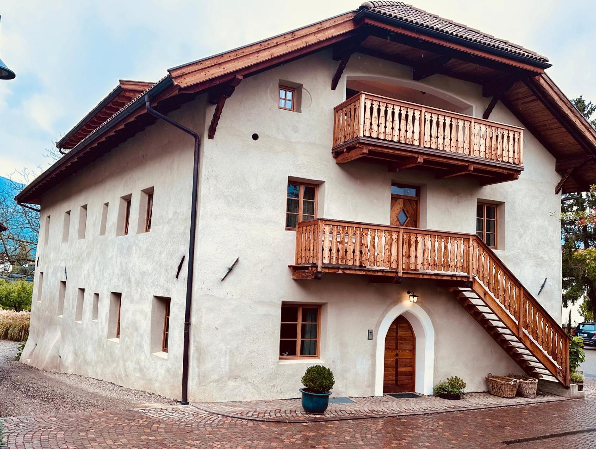 Breitenberg Apartment *